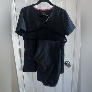 HEARTSOUL Black Scrub Set